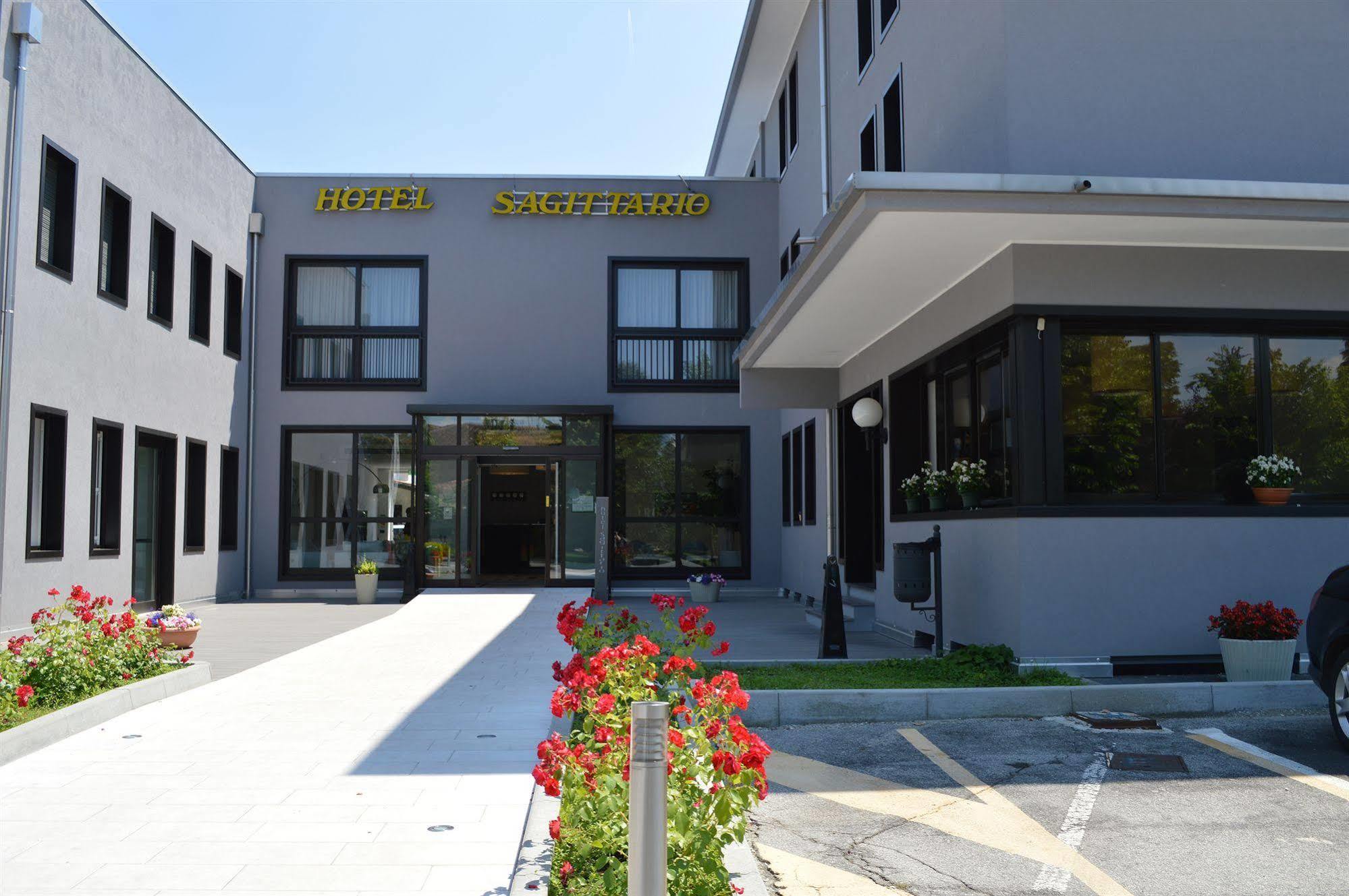 Hotel Sagittario Padova Exterior photo